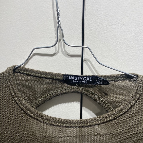 Nasty Gal Open Strappy Back Cropped Long Sleeve - Picture 4 of 5